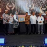 Diapresiasi Pemprov NTB, Atas Penghargaan Paritrana Award Tahun 2025, Bupati Dompu Berkomitmen Tinggi Pada Jamsostek 