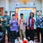 Kedatangan Kejari Dompu Baru, Disambut Hangat Dengan Tarian Adat, Wabup Harap Terjalin Sinergi Kuat Antara Pemerintah Dan Kejaksaan Dalam Membangun Daerah 