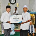 Momentum Safari Ramadhan, Bupati, Bantuan Mesjid Jami’ Al-Amin Desa Jambu, Berupa Voucer Senilai 50 juta